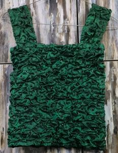 SALEE🥳🥳PRICE DROPP🥳🔥Dark Green Stylish Top