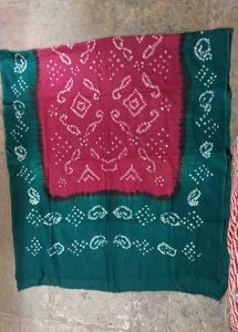 Red & Green Bandhani Dupatta
