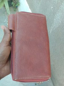2pcs Stylish Bi-Fold Wallets &amp; Hair Brush