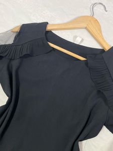 ELEGANT BLACK TOP