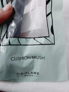 Oriflame Cushion Brush