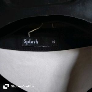 Chic White Blouse with Bow Detail