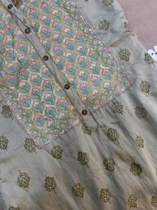 Embroidered Grey Kurta Set