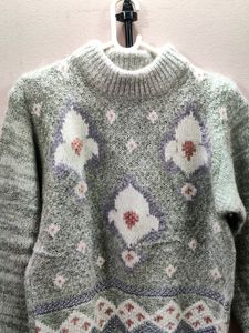 women&#39;s premium vintage old knitted sweater