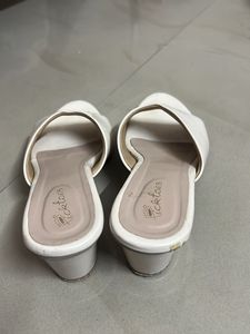 Elegant Cream Coloured Block Heel Mules 🩵