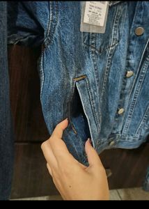 OVERSIZED DENIM JACKET