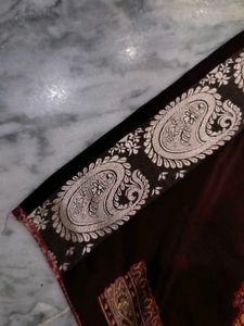 Blood Red Saree With Mehendi Design