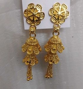 Gold Tone  Earrings Jumki