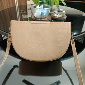 🛍️ Tan Sling Bag ⭐⭐⭐⭐⭐