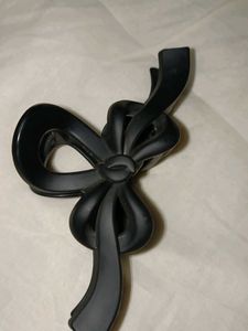 Black Hair Claw Clip
