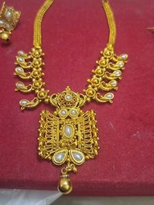 Gold Tone Necklace Set