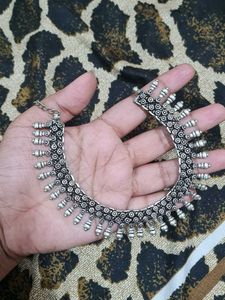 Silver Tone Necklace