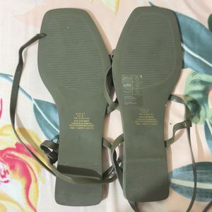 New H&amp;M flat Sandal.