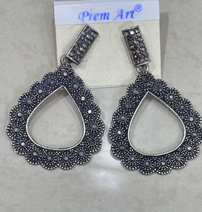 black paan-shaped earrings