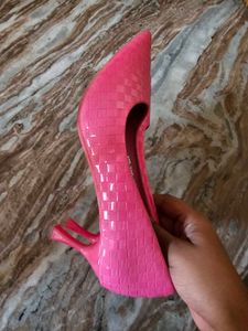 Hot Pink Heels 👠