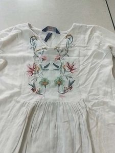 M Embroidery Top 🤍
