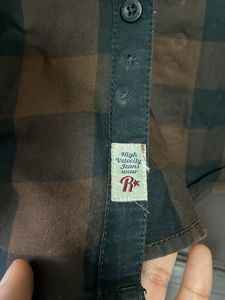 Roadster Checks Brown Black Solid Shirt