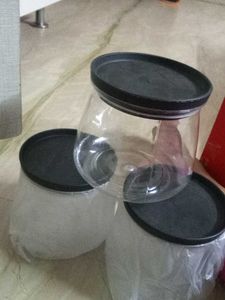 3 Sir Tight Container