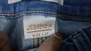 Skinny jeans, body shaping jeans