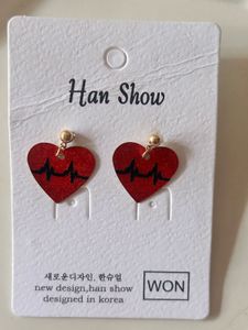 Han Show Heartbeat Charm Earring