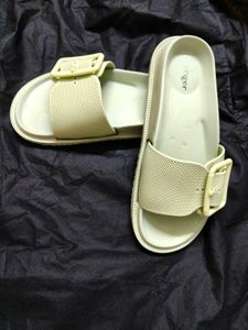 Ginger By Lifestyle Women Green Rubber Sleeper