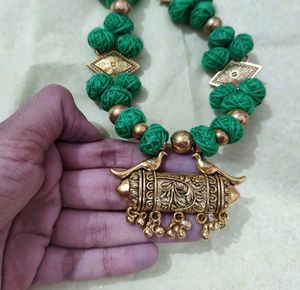 I Want To Sell This Handmade Golden Jewellery Set