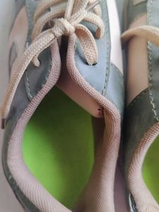 Sports Shoes
