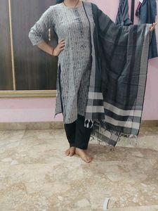 SALE ALERT !!!!Three Piece Set