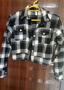 Cropped Black &amp; White Flannel