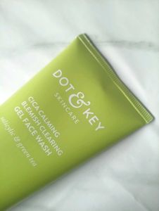 Dot &amp; Key CICA Calming Face Wash