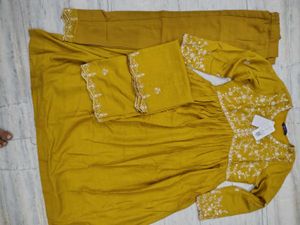 Elegant Embroidered Kurta Pant Set