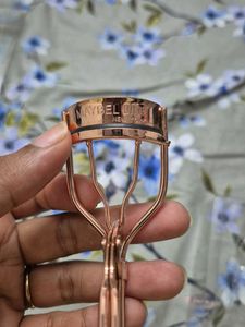 Eyelash Curler