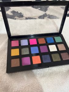 Combo Eyeshadow And L’Oreal Compact