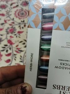 8 In One Eyeshadow Lidsticks