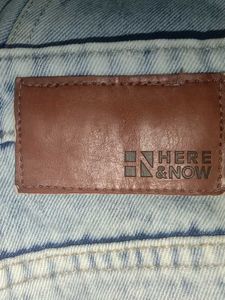 Trendy Light Wash Cargo Jeans