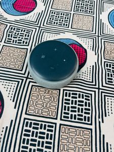 Smart Living Essential – Amazon Echo Dot (3rd Gen)