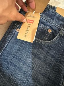 Levi&#39;s Denim Jeans(28 Waist)