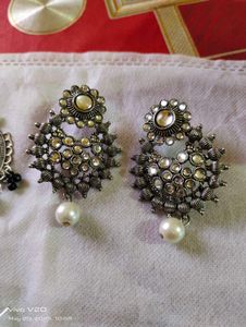 Beautiful Earrings 😍set