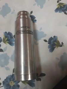 TWO THERMOS (MILTON)