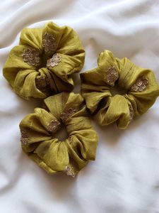 Handmade Scrunchies ( Pack Of - 6 )