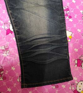 Cartoon Embroidered Capri