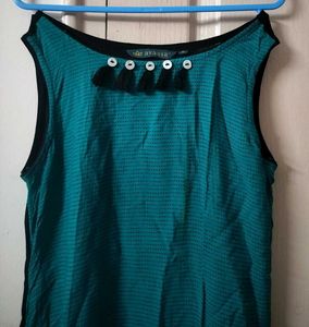 Avaasa Embellished assymetric kurti