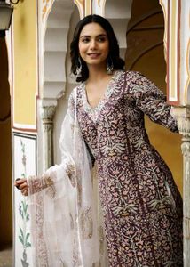 Elegant Floral Print Kurta Set