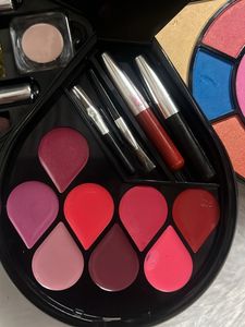Miss Claire Full Make-up Box