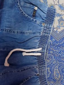 Light Wash Denim Jeans - Relaxed Fit
