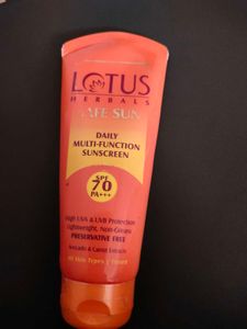 Lotus Herbals SPF 70pa++ Sunscreen