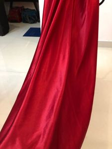 RED   ELAGENT GOWN
