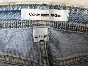 CALVIN KLIEN ICE WASHED BLUE BOOTCUT JEANS 32