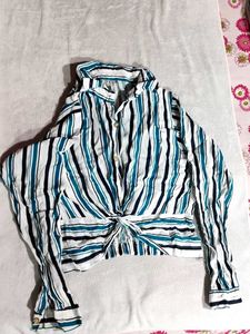 Crop Wraped Striped Shirt .