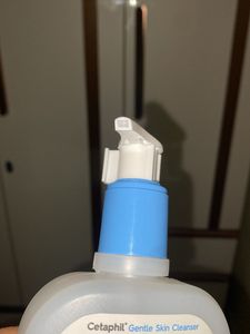 Cetaphil Gentle Skin Cleanser- one pump use